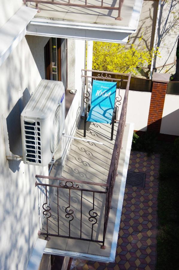 Chiernomorskie Apartamenty Odessa Exterior foto
